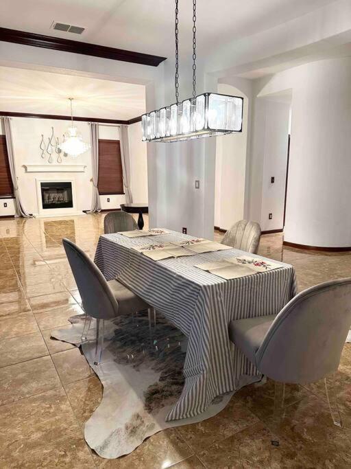 הוילה אלק גרוב Luxury Mansion House מראה חיצוני תמונה
