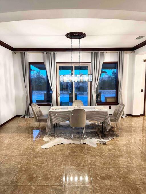 הוילה אלק גרוב Luxury Mansion House מראה חיצוני תמונה