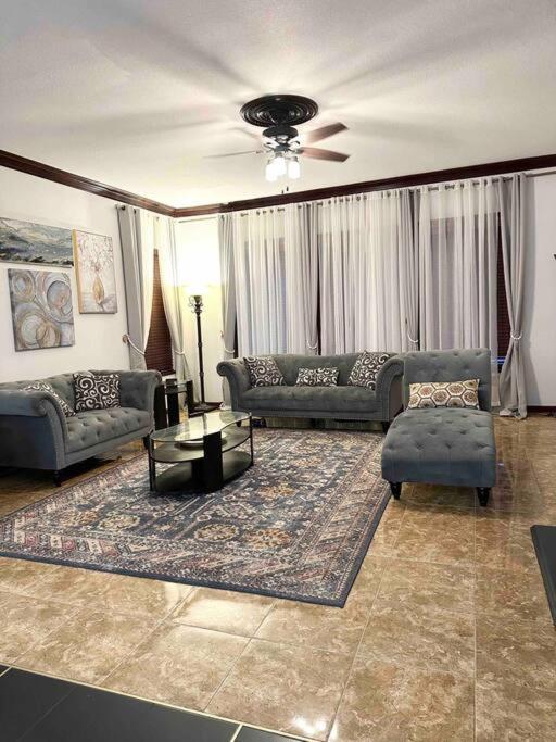 הוילה אלק גרוב Luxury Mansion House מראה חיצוני תמונה