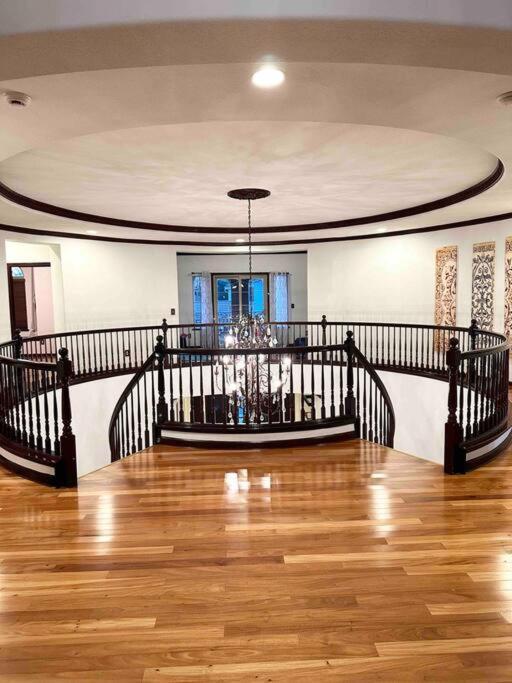 הוילה אלק גרוב Luxury Mansion House מראה חיצוני תמונה